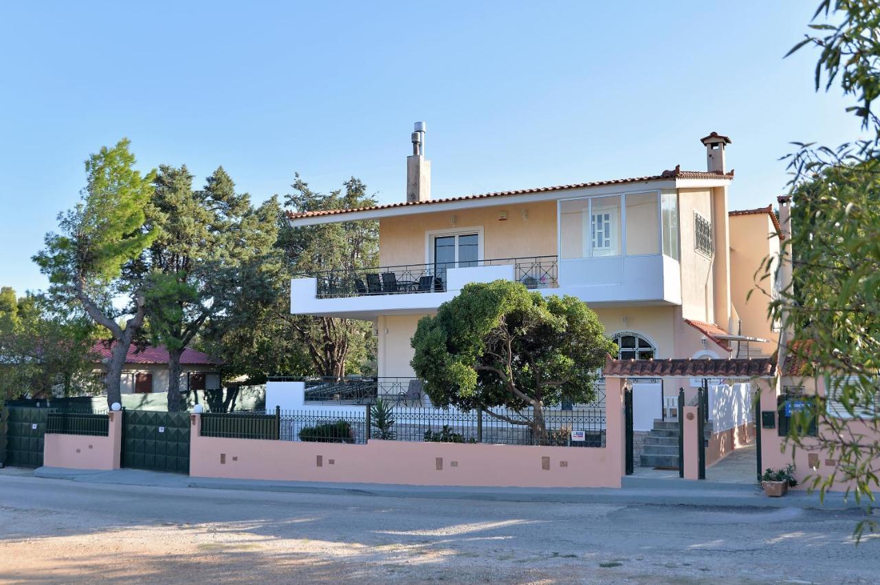 Domelia'S Luxury Apartments Near Airport & Beach Artemida  Exterior photo