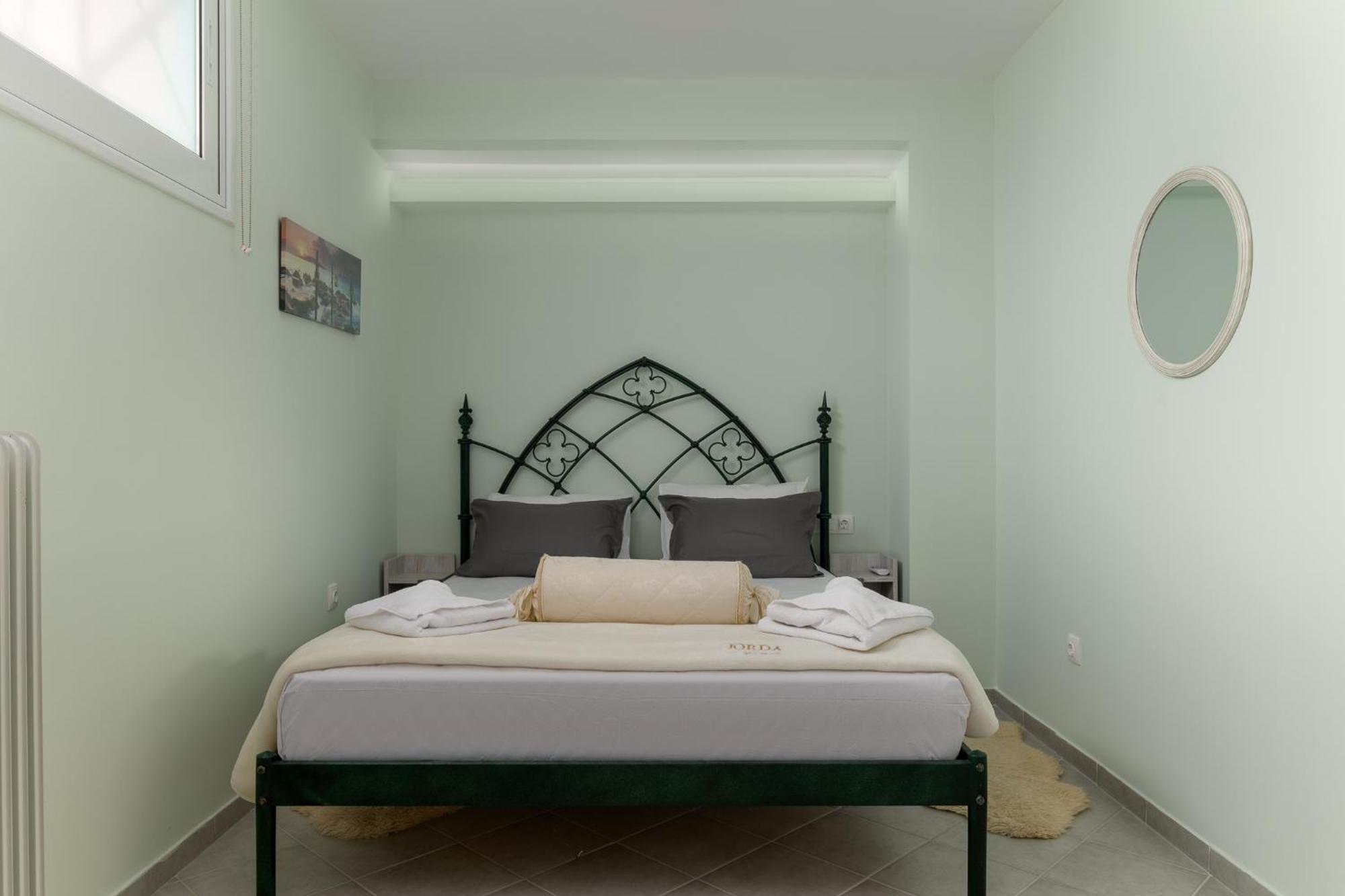 Domelia'S Luxury Apartments Near Airport & Beach Artemida  Exterior photo