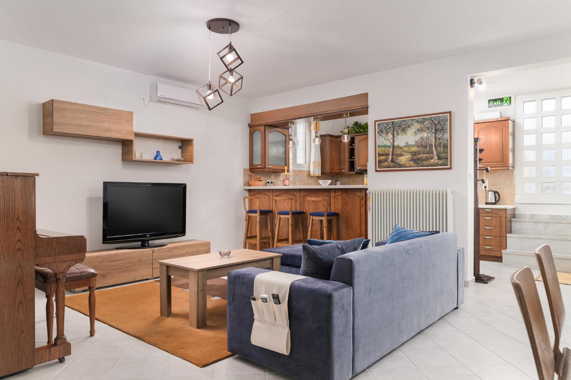 Domelia'S Luxury Apartments Near Airport & Beach Artemida  Exterior photo