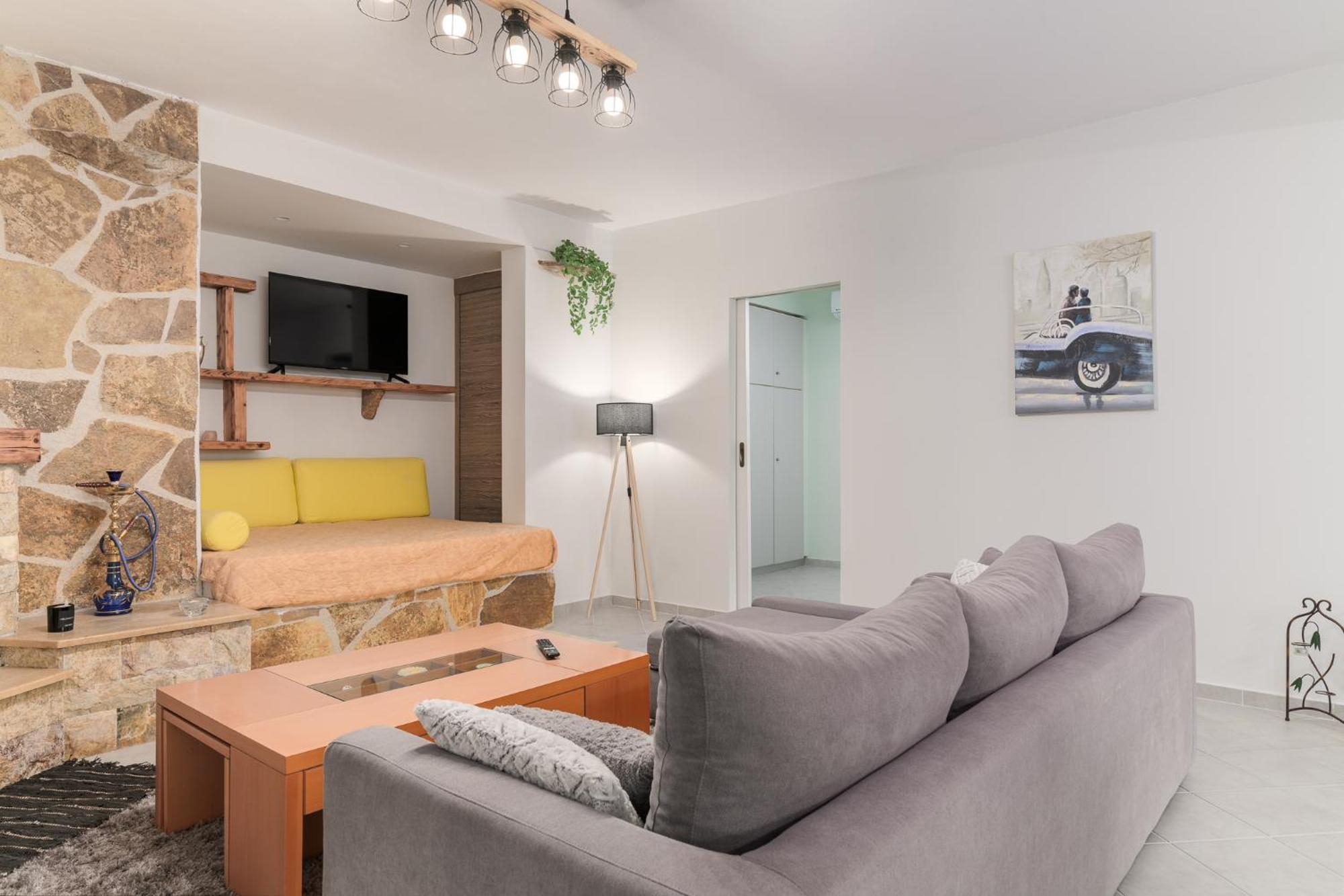 Domelia'S Luxury Apartments Near Airport & Beach Artemida  Exterior photo
